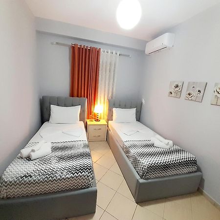 George 1 Apartment จีโรคาสเตอร์ ภายนอก รูปภาพ