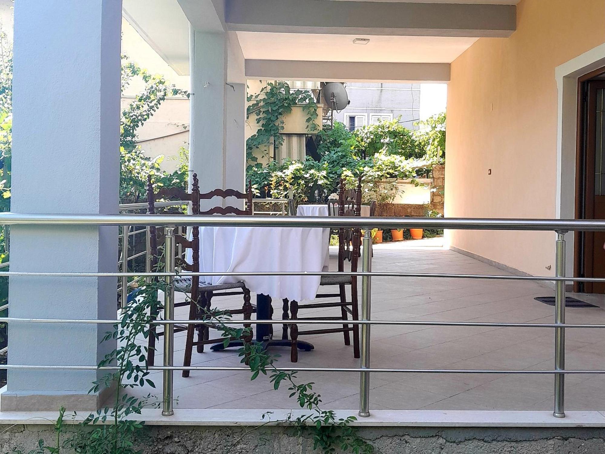 George 1 Apartment จีโรคาสเตอร์ ภายนอก รูปภาพ